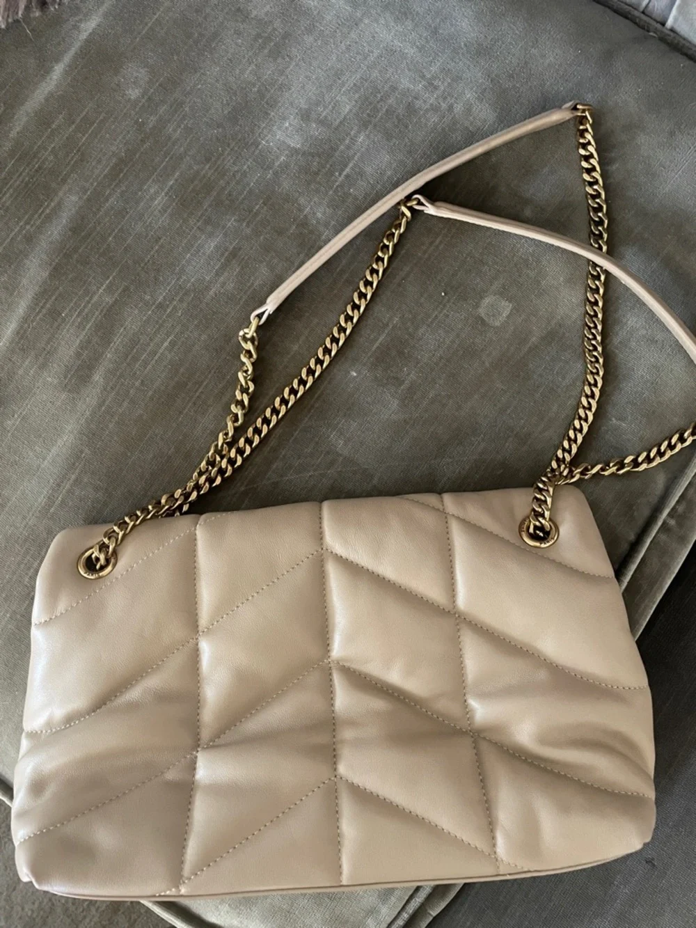 Quilted Shoulder Bag with Gold Chain Strap - Taupe - Picture 2 of 9